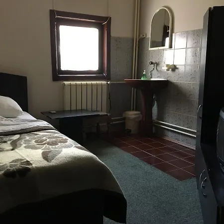 Hotel Rm *